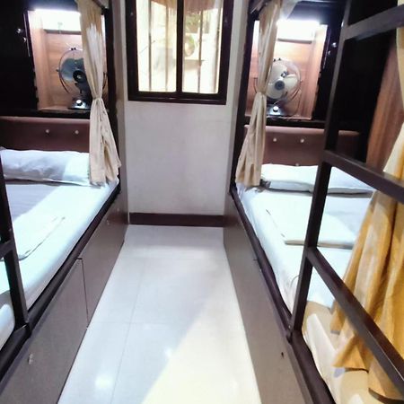Almas Dormitory 24 Hours Aircondition Bombay Exterior foto