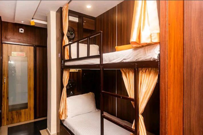Almas Dormitory 24 Hours Aircondition Bombay Exterior foto