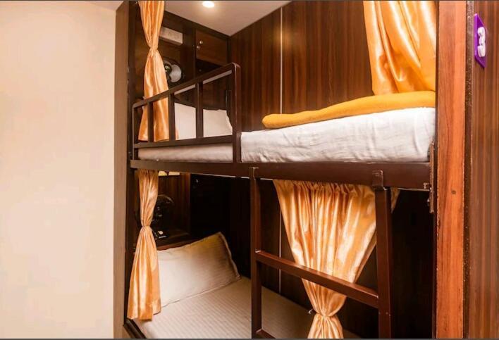 Almas Dormitory 24 Hours Aircondition Bombay Exterior foto