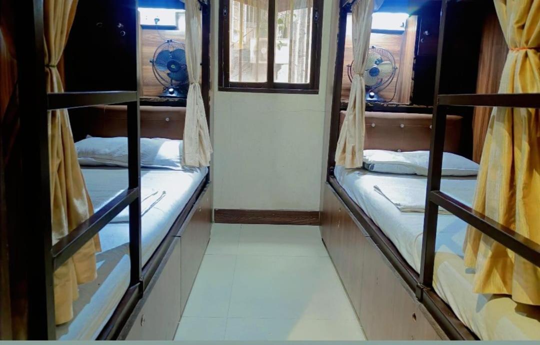 Almas Dormitory 24 Hours Aircondition Bombay Exterior foto