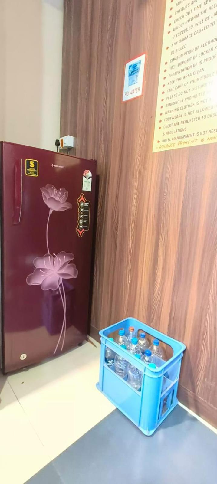 Almas Dormitory 24 Hours Aircondition Bombay Exterior foto