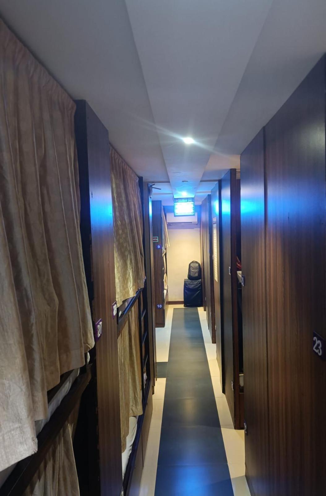 Almas Dormitory 24 Hours Aircondition Bombay Exterior foto