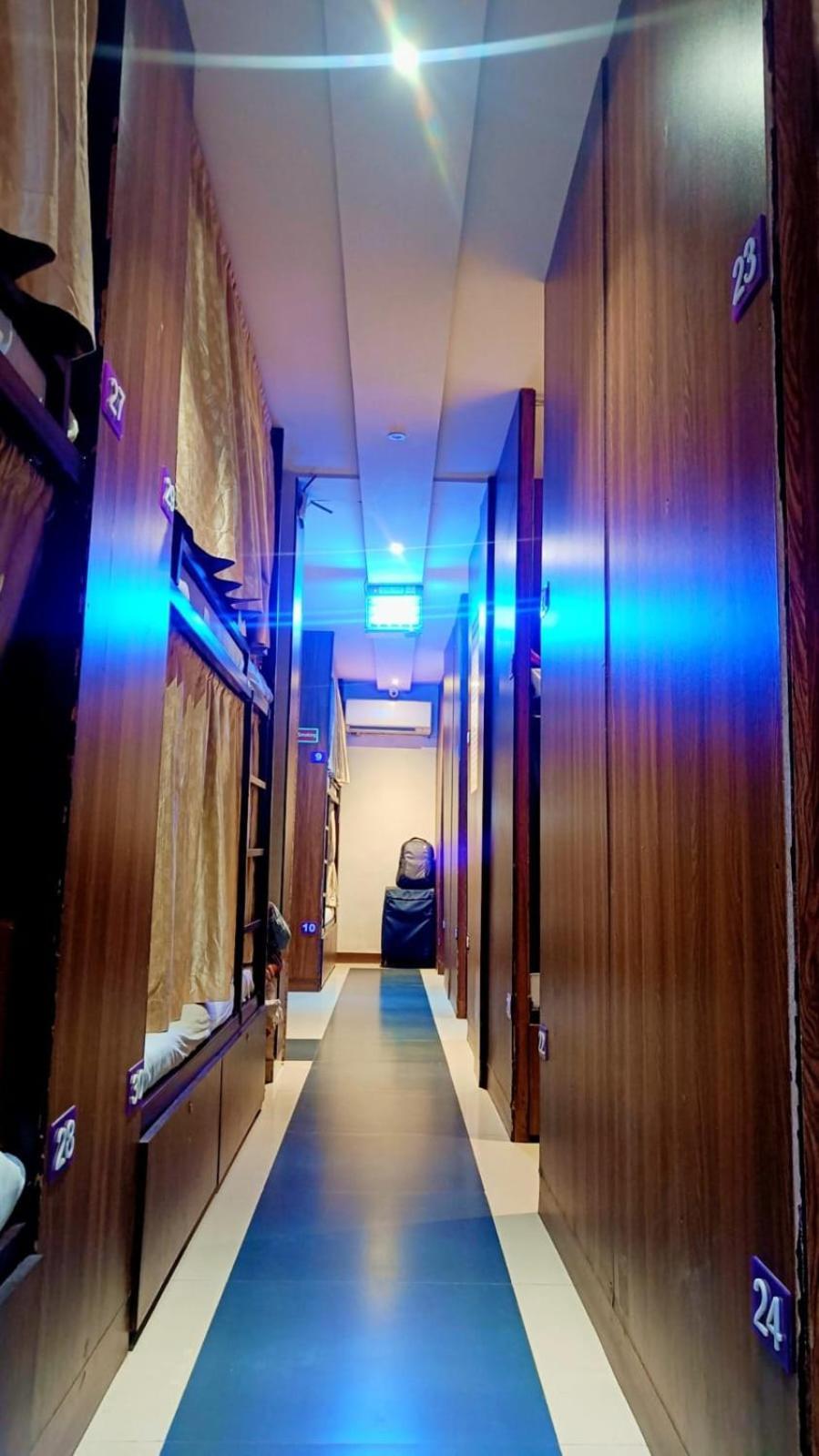 Almas Dormitory 24 Hours Aircondition Bombay Exterior foto