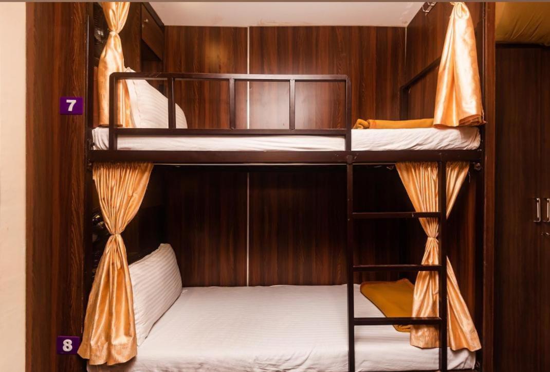 Almas Dormitory 24 Hours Aircondition Bombay Exterior foto