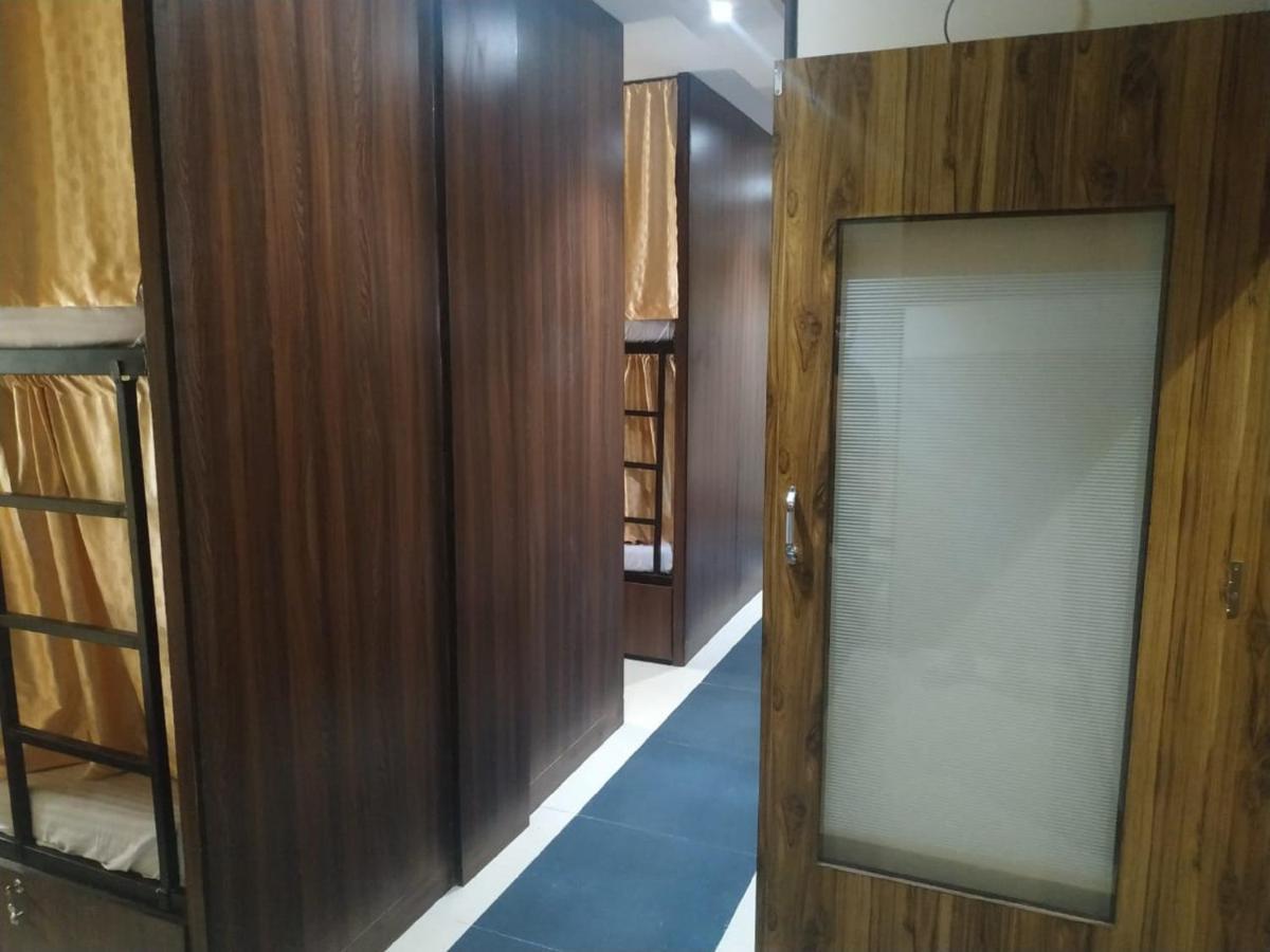 Almas Dormitory 24 Hours Aircondition Bombay Exterior foto